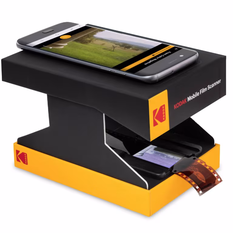 Escáner de película móvil KODAK – Escáner divertido y novedoso que le permite escanear y jugar con películas y diapositivas antiguas de 35 mm usando la cámara de su teléfono inteligente en Lima