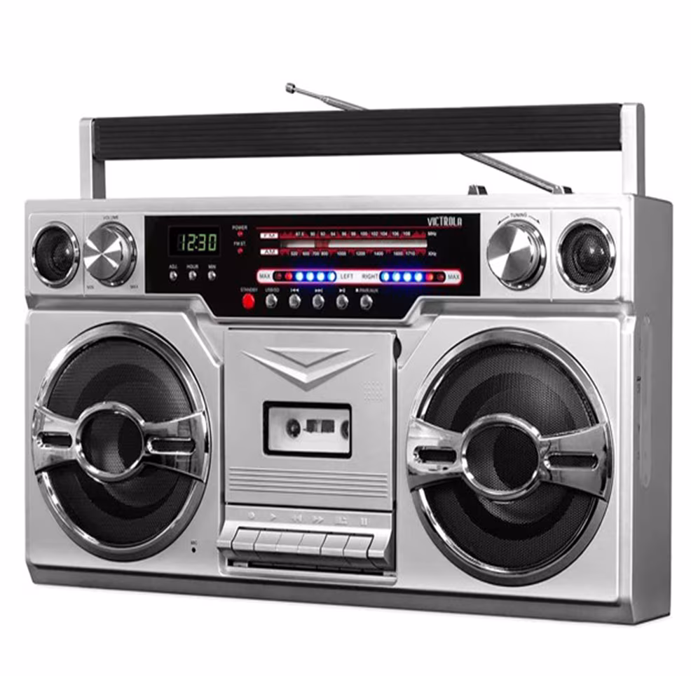 Victrola retro 1980s bluetooth boombox con reproductor de casete y radio en Lima